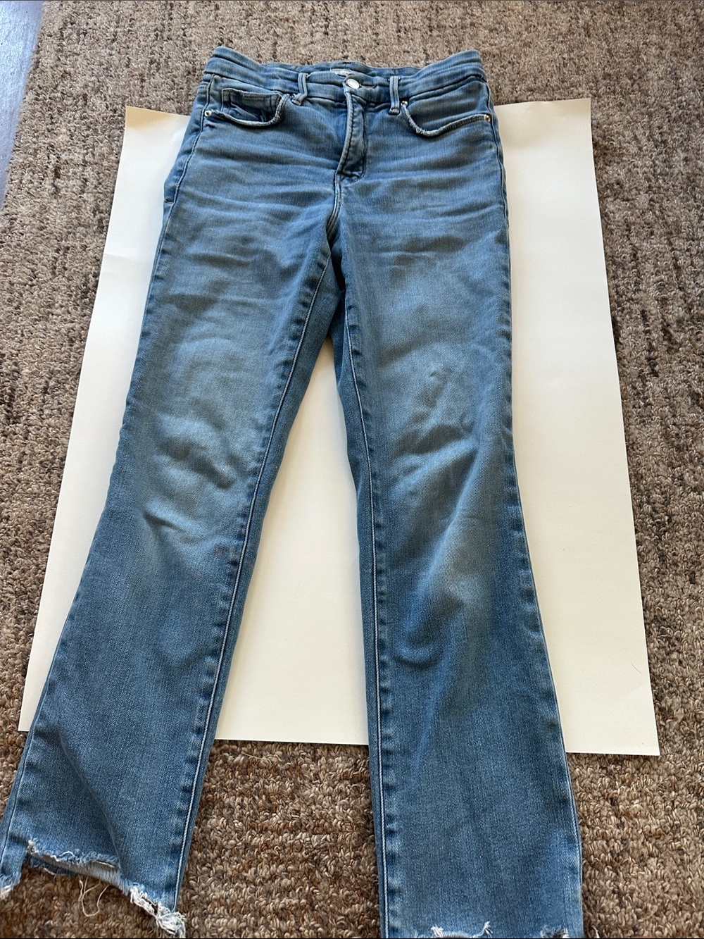 Good American Cropped Frayed Jeans - Straight Leg Mid Wash